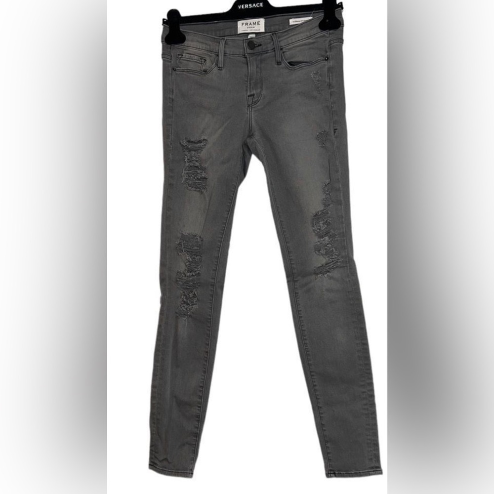 ❤️ Like new FRAME jeans size 26 worn once too big for me great pair of jeans